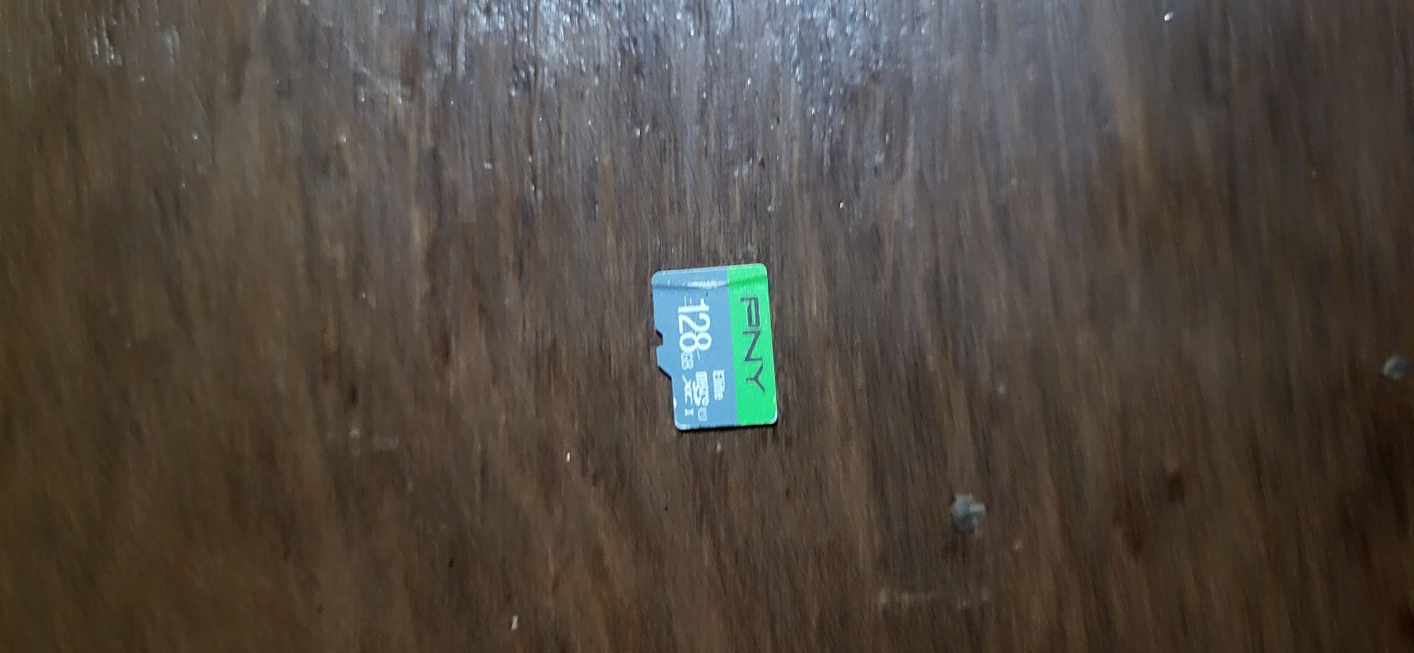 Consola R36S + Cartão SD de 128GB PNY