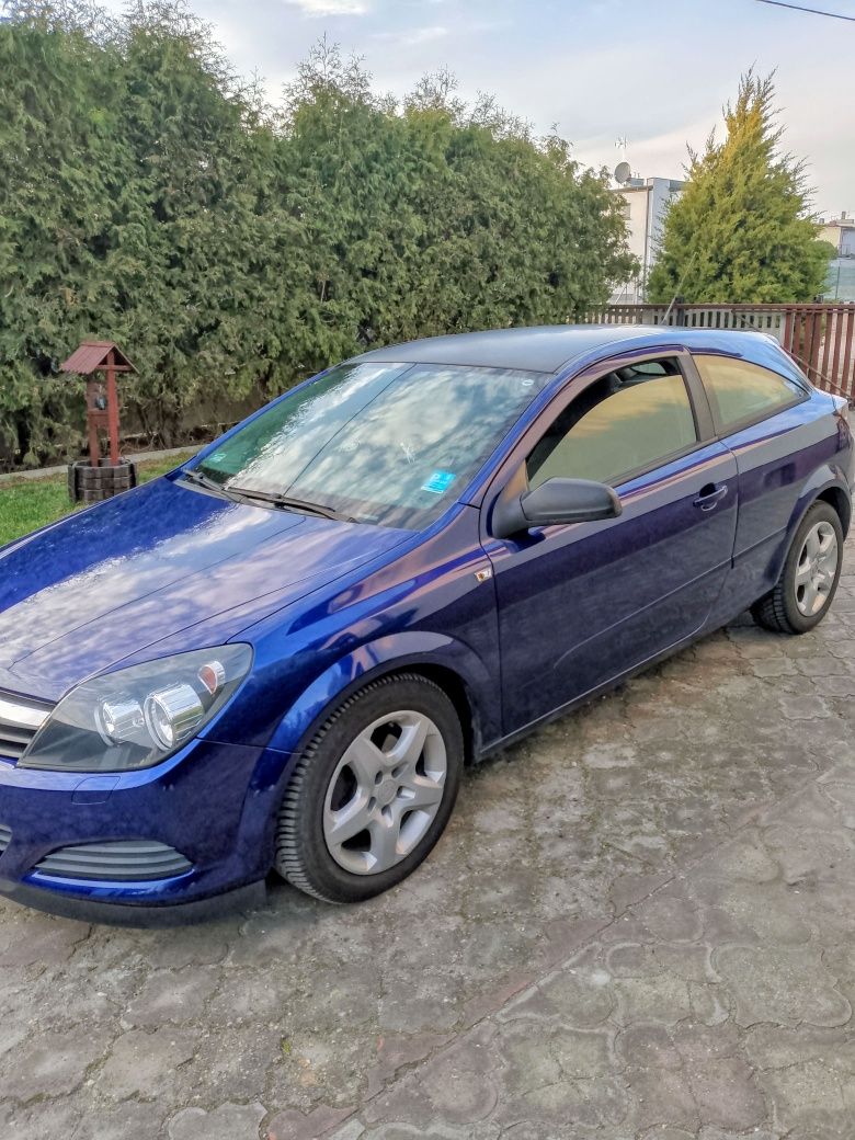 Opel Astra GTC 1.7cdti