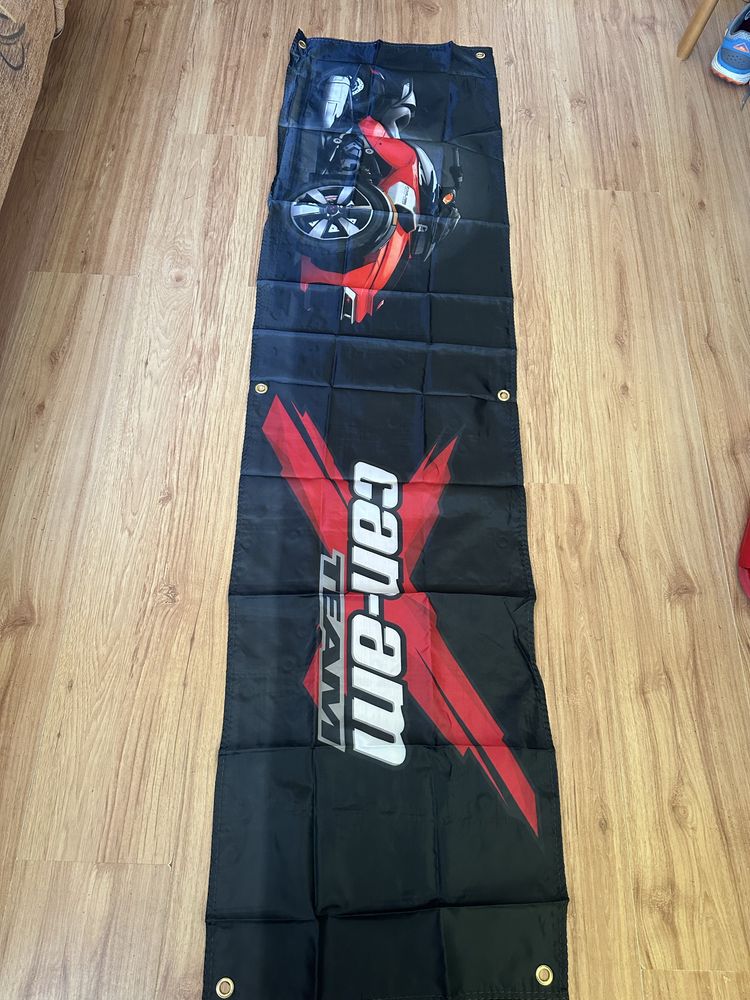 Banner materislowy Can-Am Team / Garaż