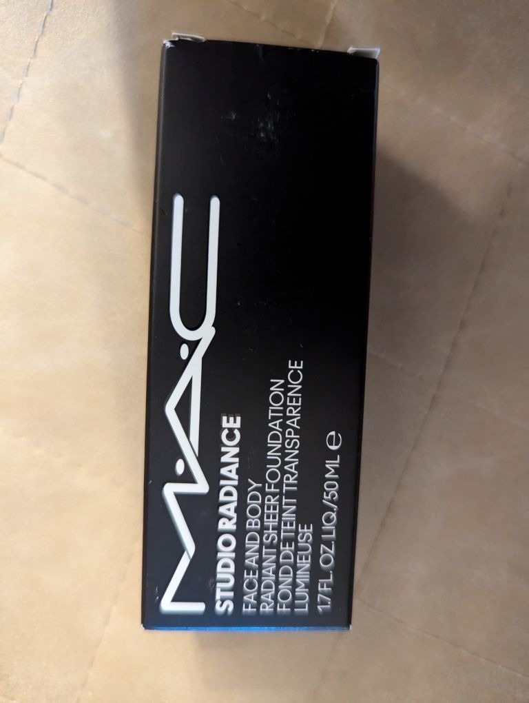 Podkład MAC Studio Radiance W3 Face and Body  Radiant Sheer M.A.C.