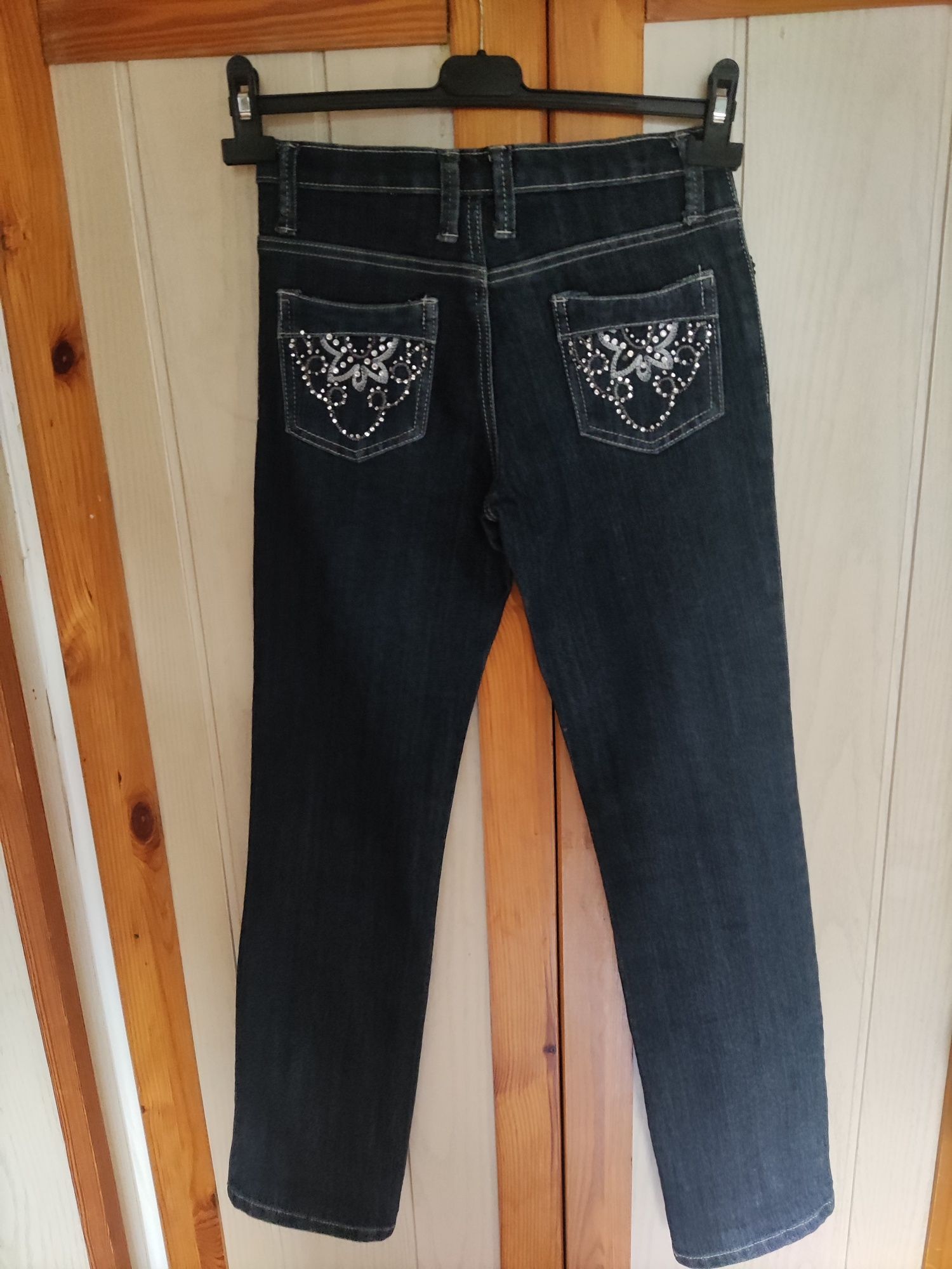 Spodnie jeans damskie