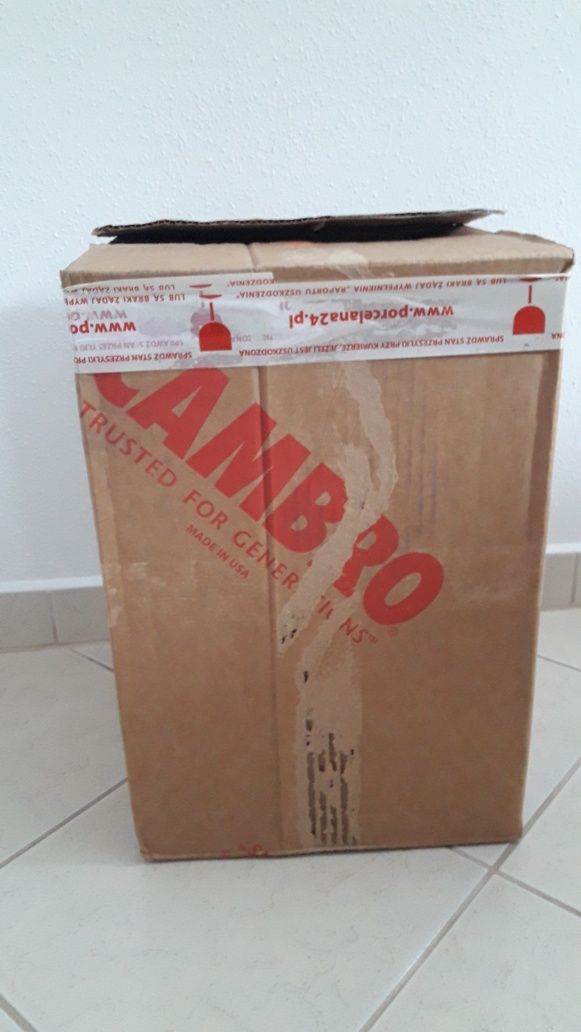 Termos Cambro o pojemności. 5,7 l.