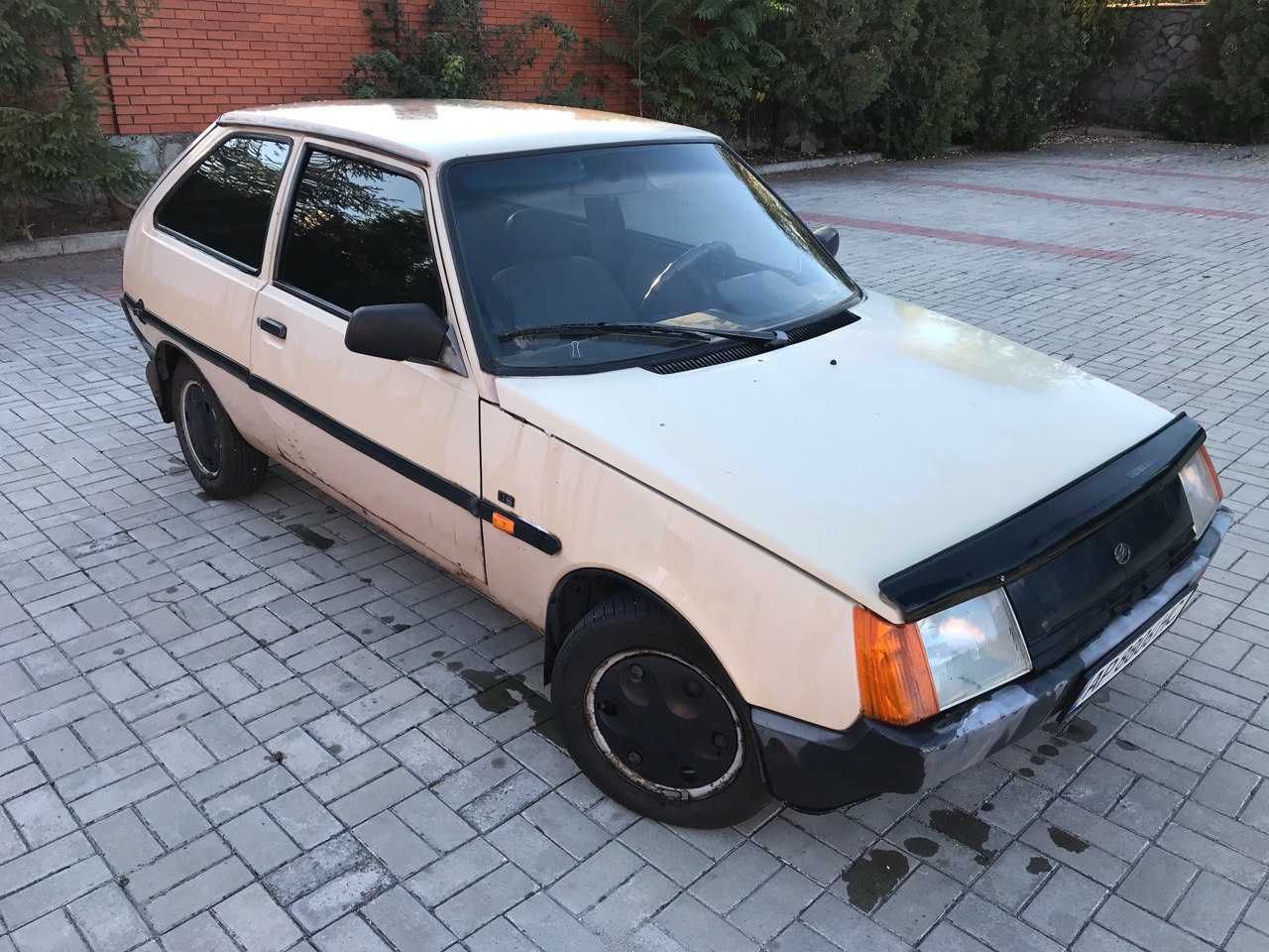 Авто Таврия 1102