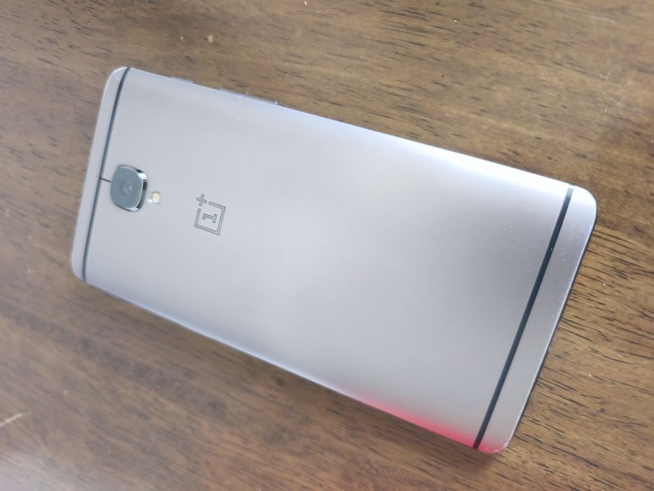 OnePlus 3T 64GB uszkodzony, nie włącza się