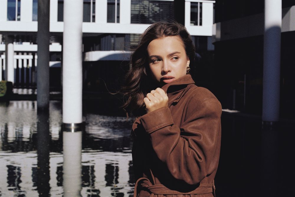 Contax g1 + biogon 2.8/28 + tla 200