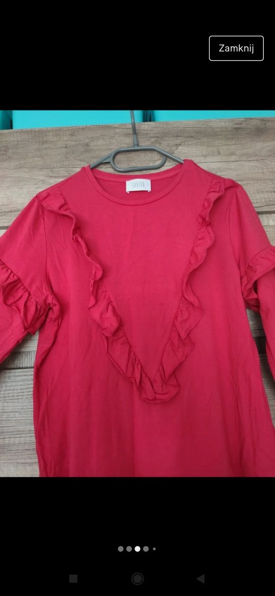 Śliczna czerwona bluzeczka z rękawem i falbankami Savida, rozmiar L!