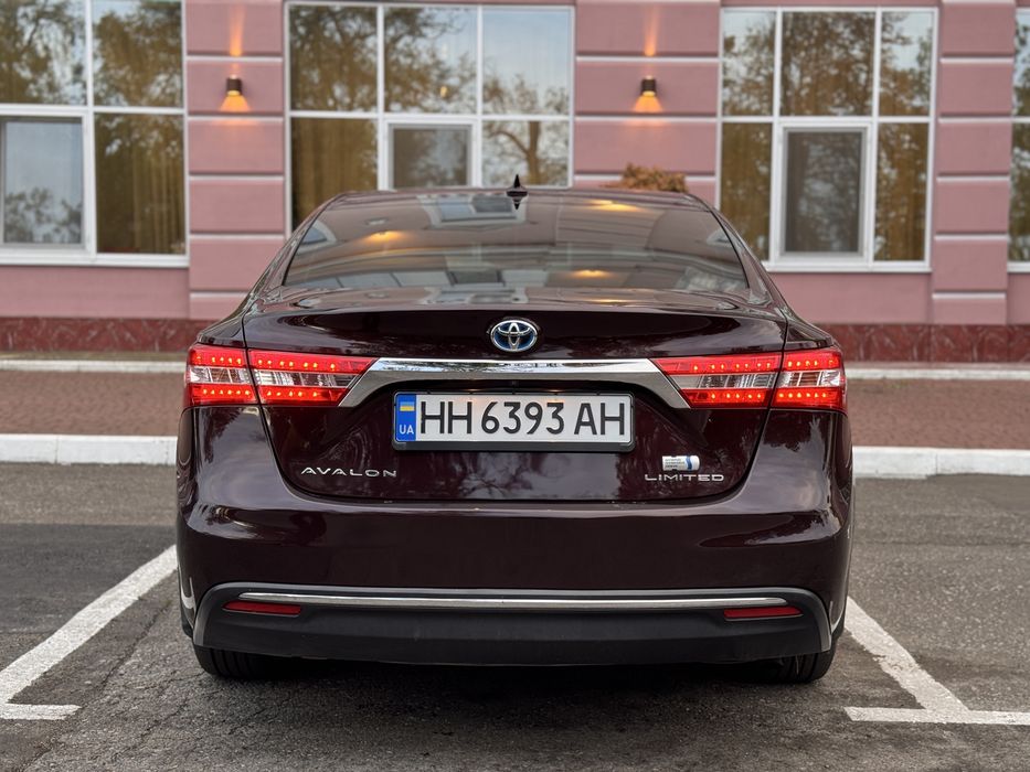Toyota Avalon Hybrid 2013
