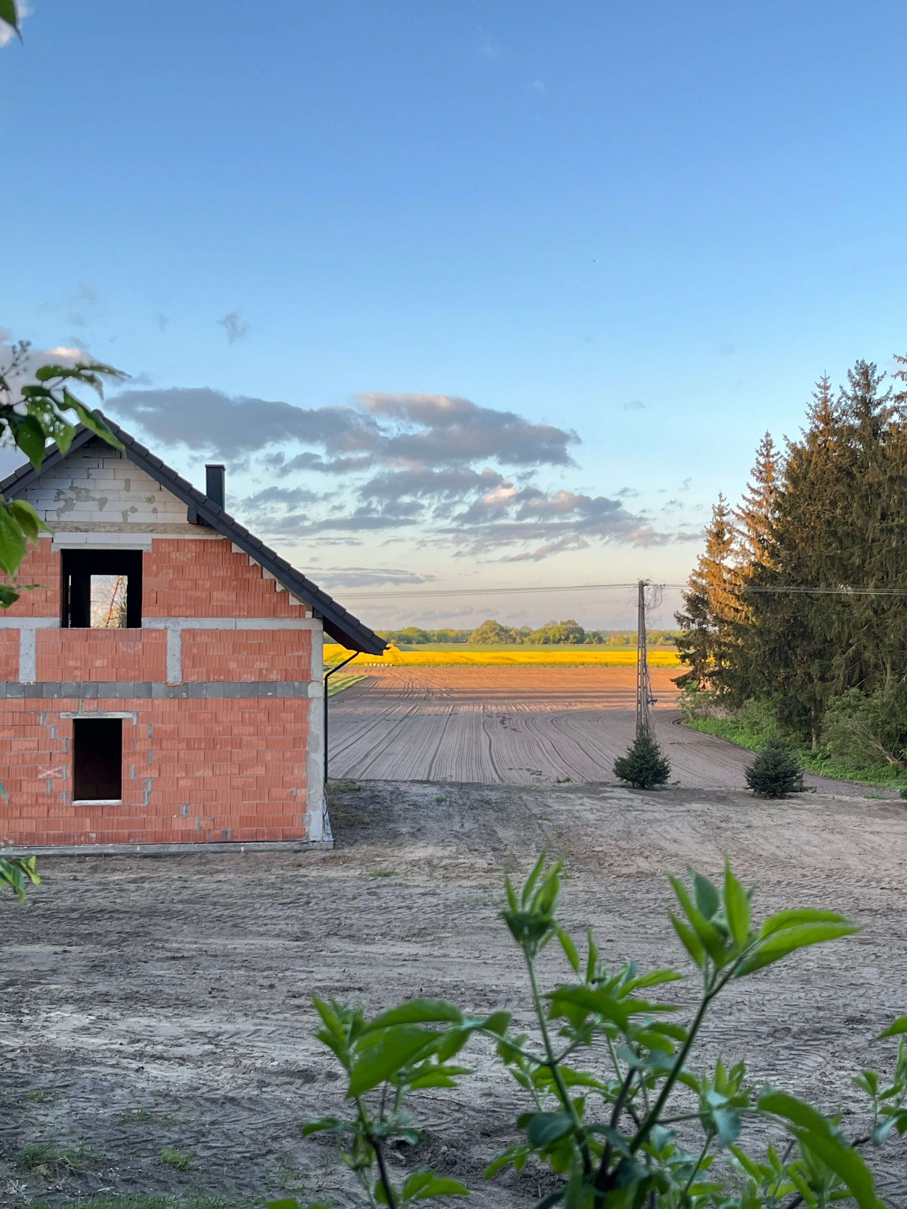 Piękny dom w stanie surowym w stylu Farmhouse dzialka 9700m2