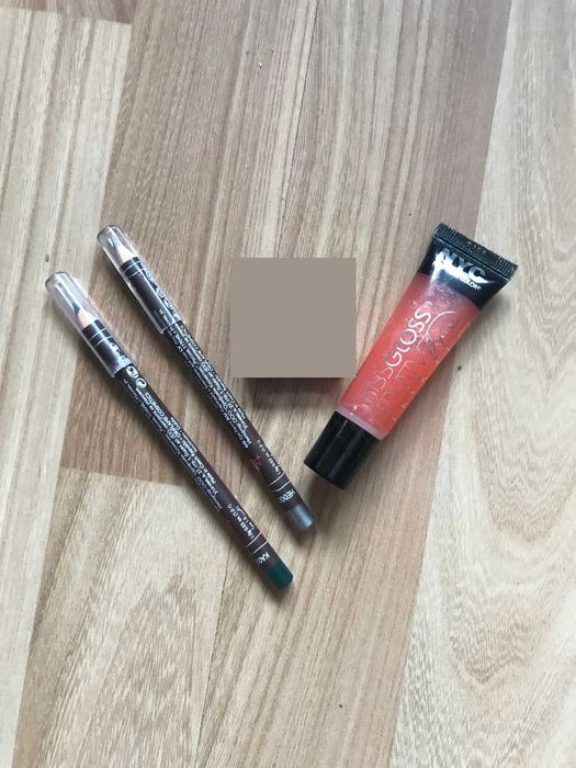 Zestaw kosmetyków -  2 x kredka do oczu Oriflame błyszczyk  NYC