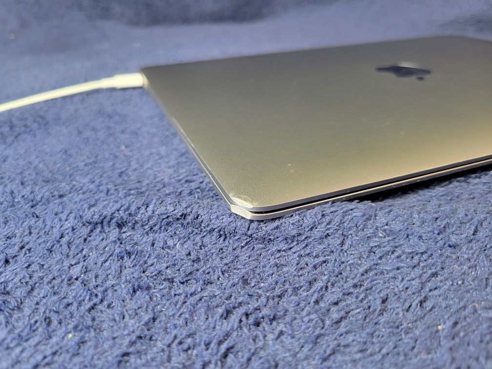 Apple Macbook Air 13" A2179  i3/8gb/256gb 2020 все працює