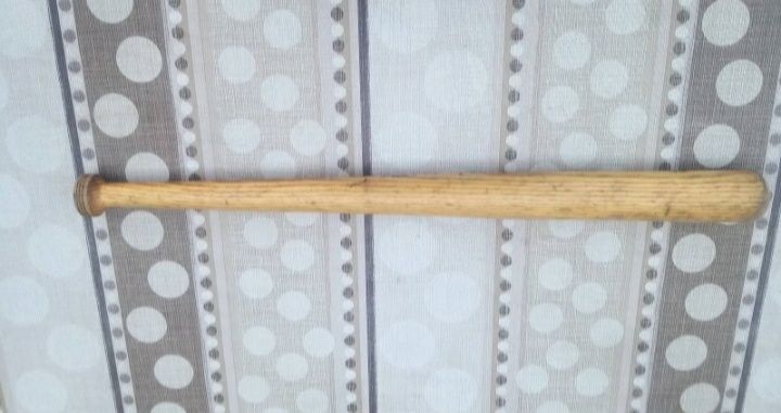 Дерев'яна    бита