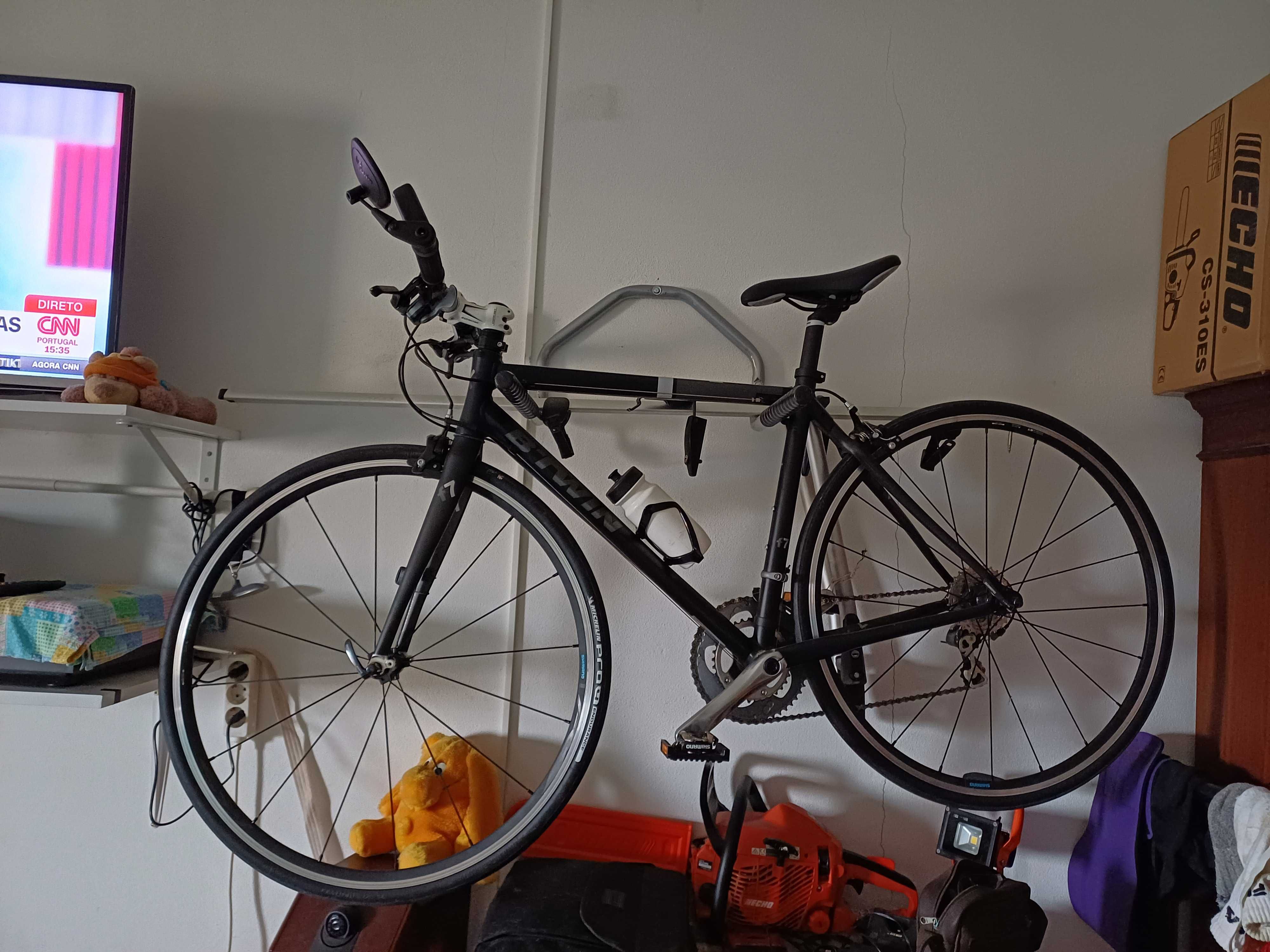 Bike estrada hibrida bem equipada