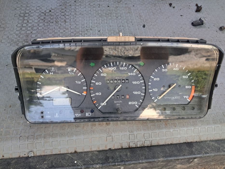 Licznik zegary VW T4 Transporter Caravella Multivan 2.5 benzyna zegare