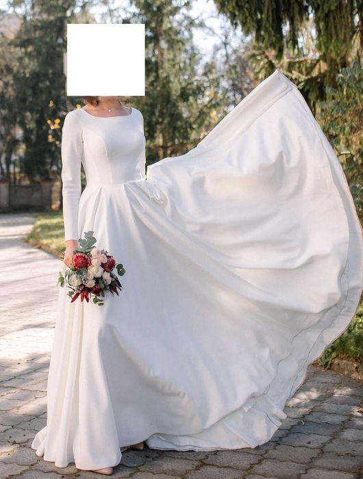 Продам весільну сукню