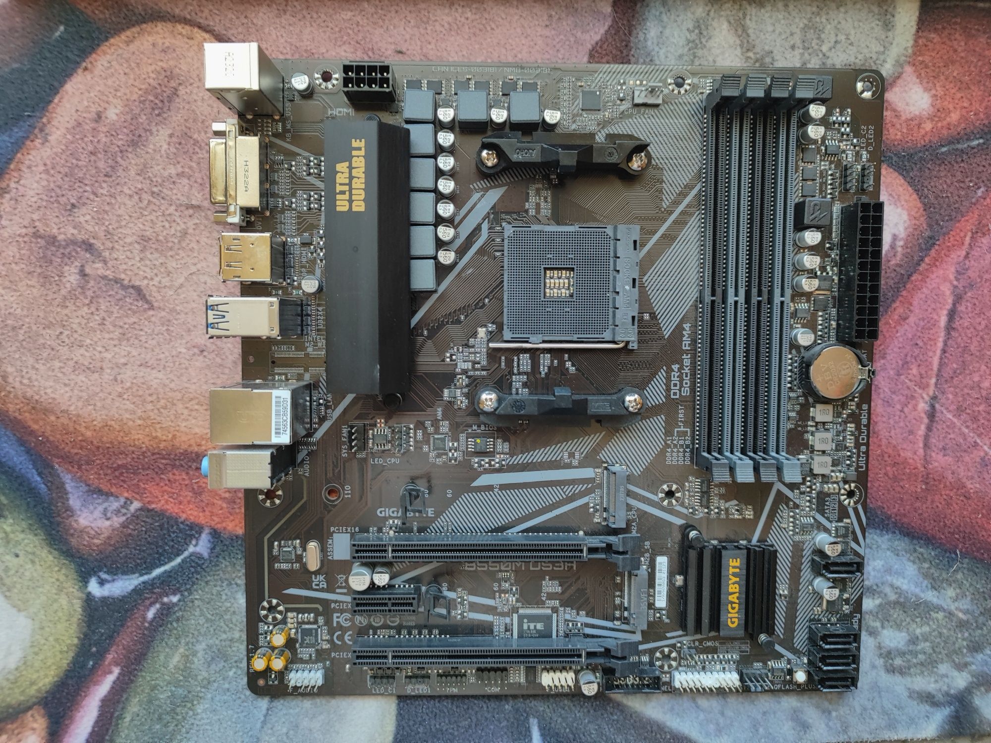 Материнська плата Gigabyte B550M DS3H (AM4, DDR4)