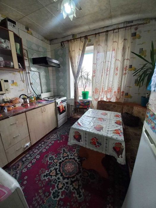 Продається  2-кімнатна квартира