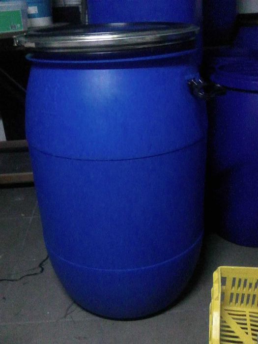 Barricas plásticas de 120 litros