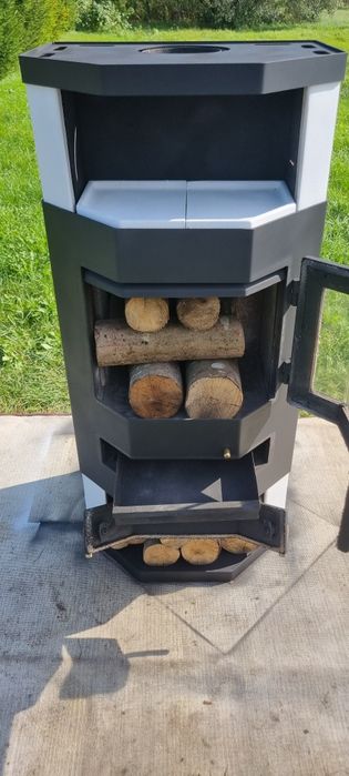 Kominek wolnostojacy 9 Kw . Koza .Piecyk