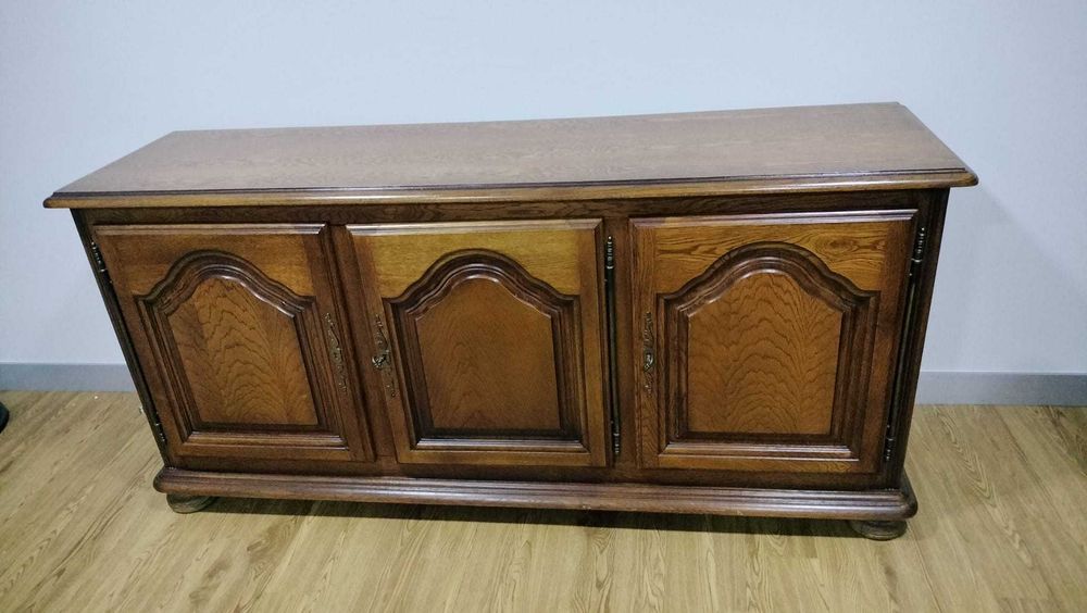 Móvel de sala em madeira maciça