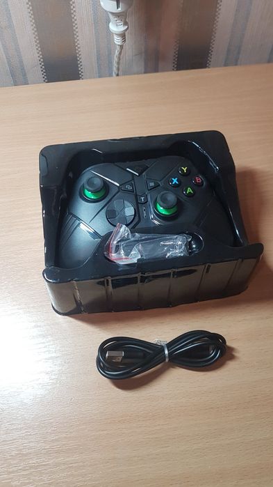 Продам новый беспроводной геймпад с адаптером