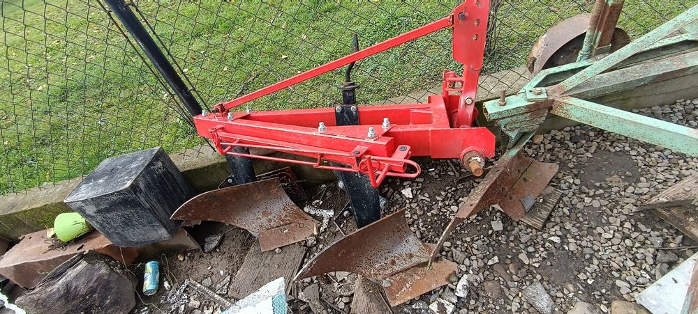 Продам плуг 2*25