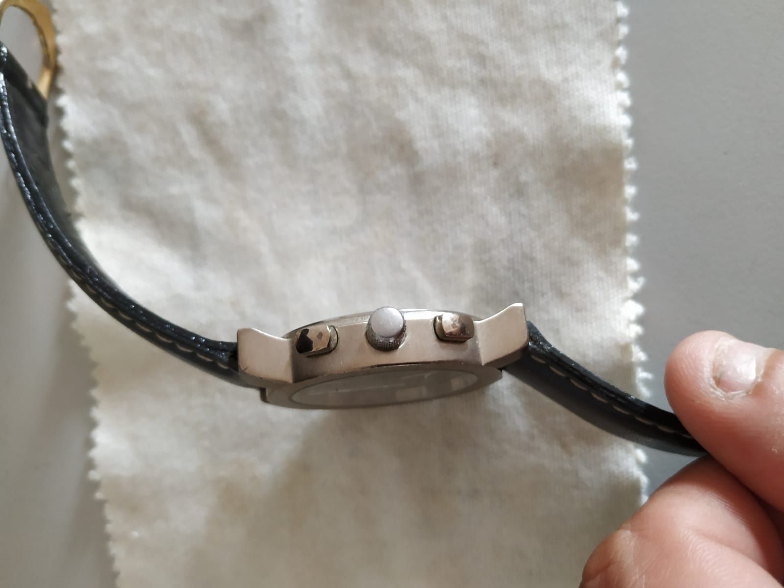 Relógio da marca Ford