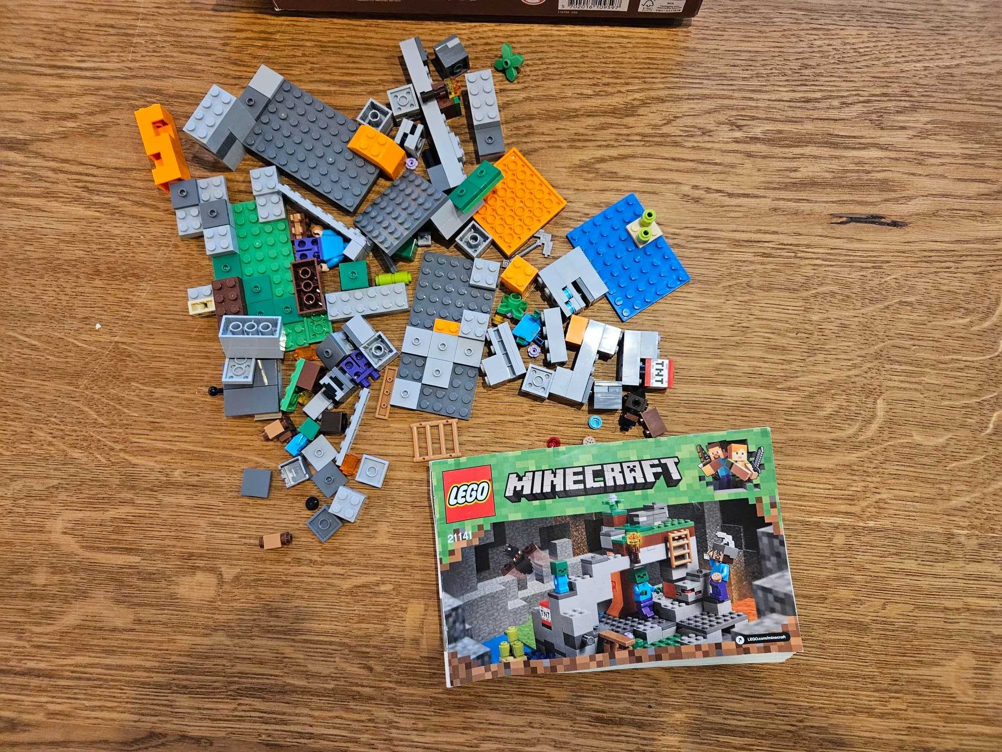 LEGO Minecraft 21141 Jaskinia zombie