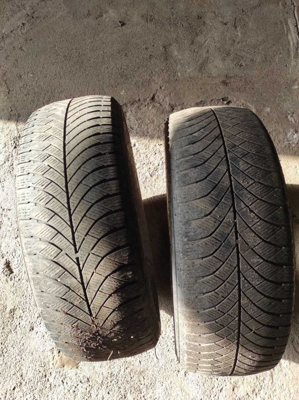 Шини всесезонні 215/60R17