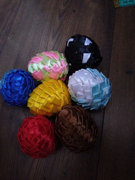 Jajka ozdobne wstążka