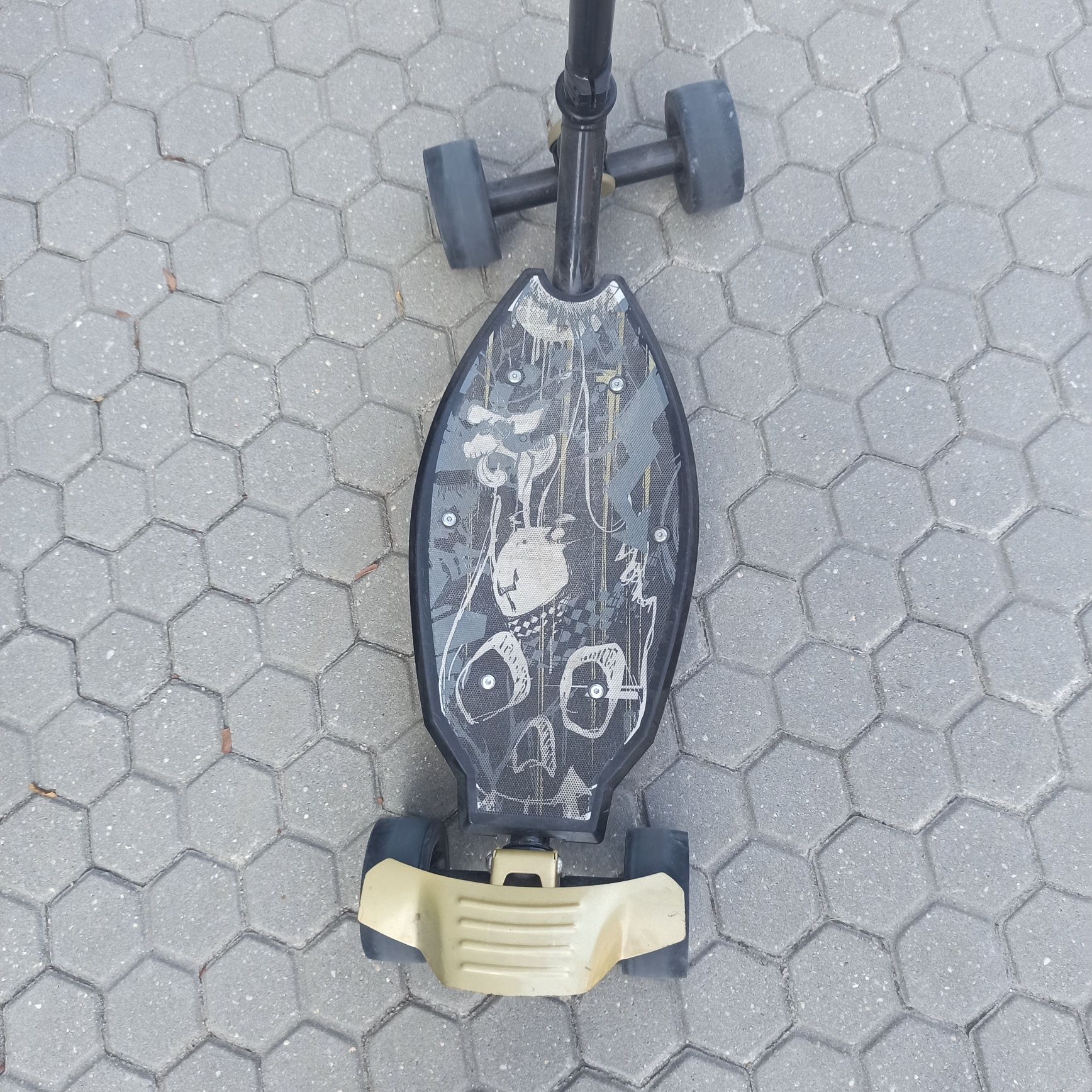 Skateboard e Trotinete