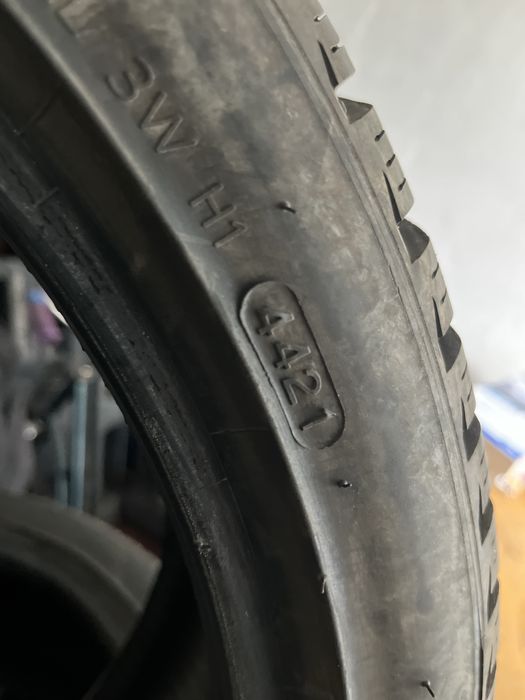 225/40r18 Hankook зима комплект 22г