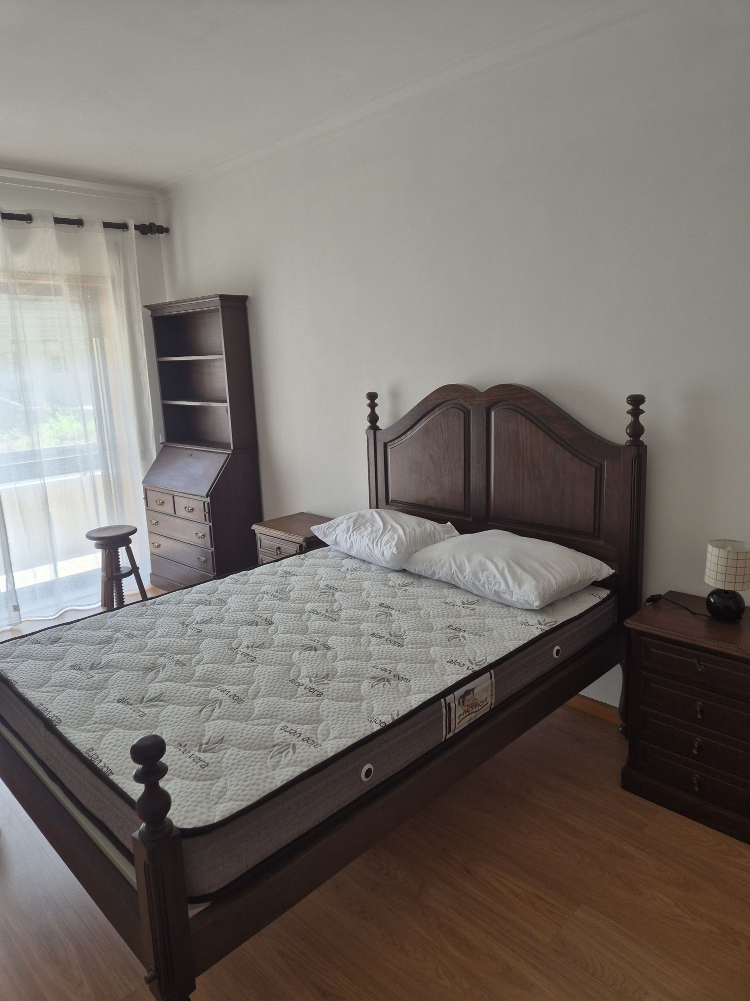 Alugo quarto para estudantes/professores