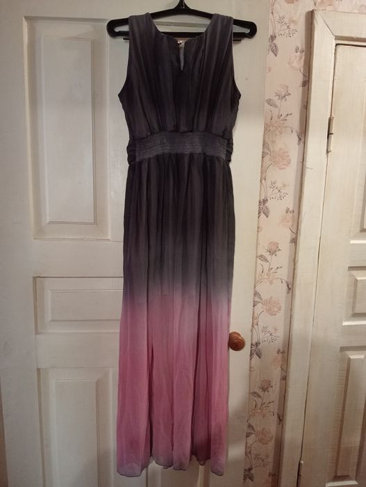 Випусна сукня розмір 48