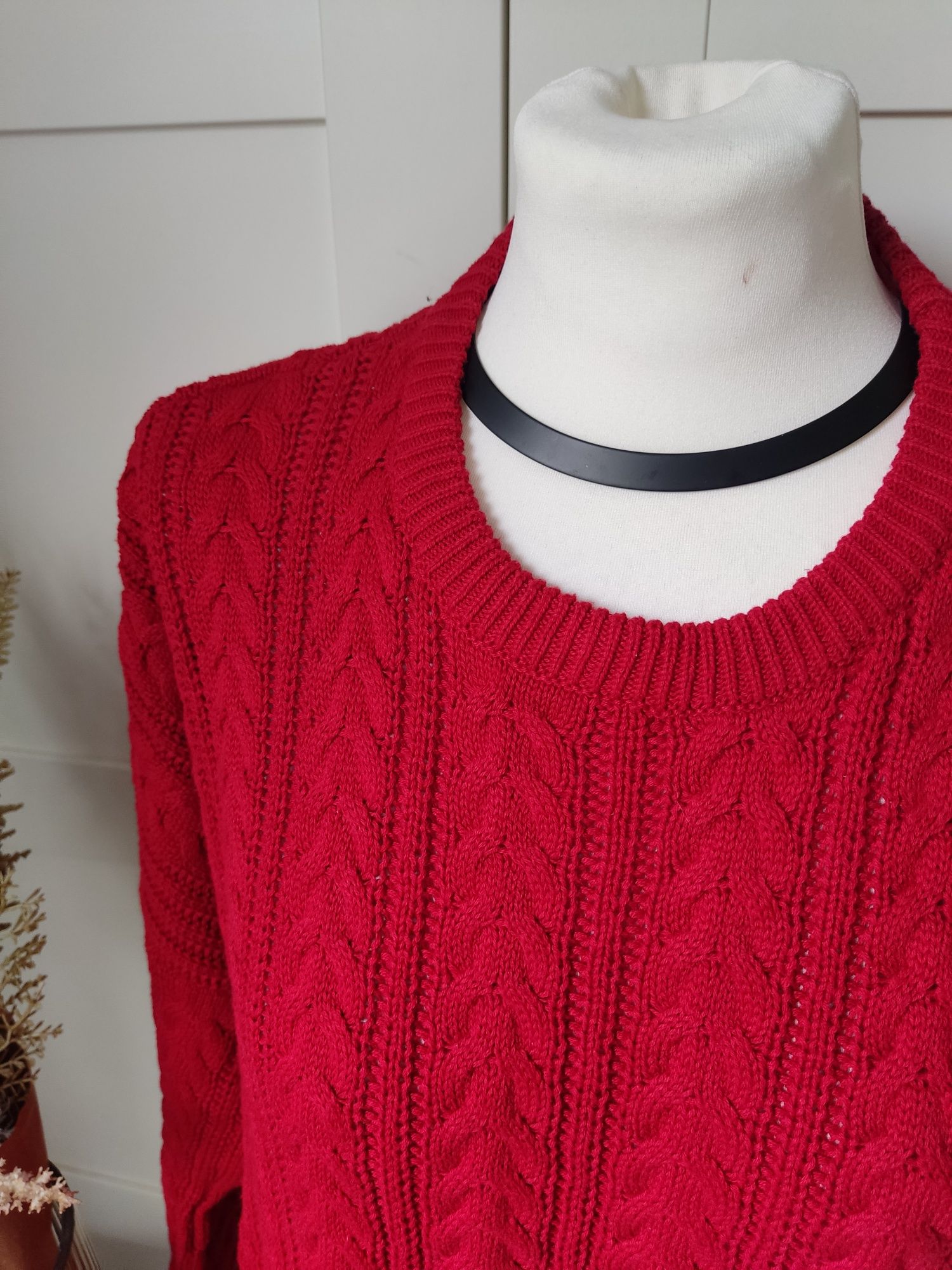 Piękny pleciony czerwony sweter Bershka S/36