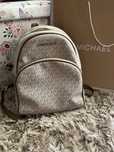 Michael Kors plecak rhea plecaczek sredni logowany monogram beżowy