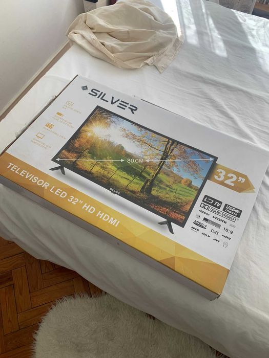 TV Silver 32" LED HD