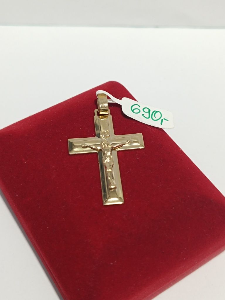 Złoty wisiorek krzyż, złoto próby 585