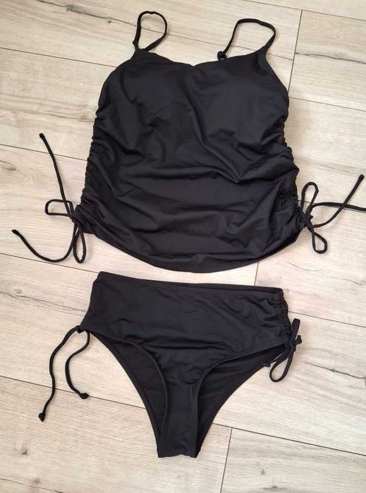 Strój dwuczęsciowy top + majtki nowe z metką rozmiar S wygodne