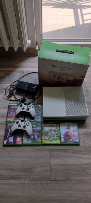 Xbox one 500 GB plus gry