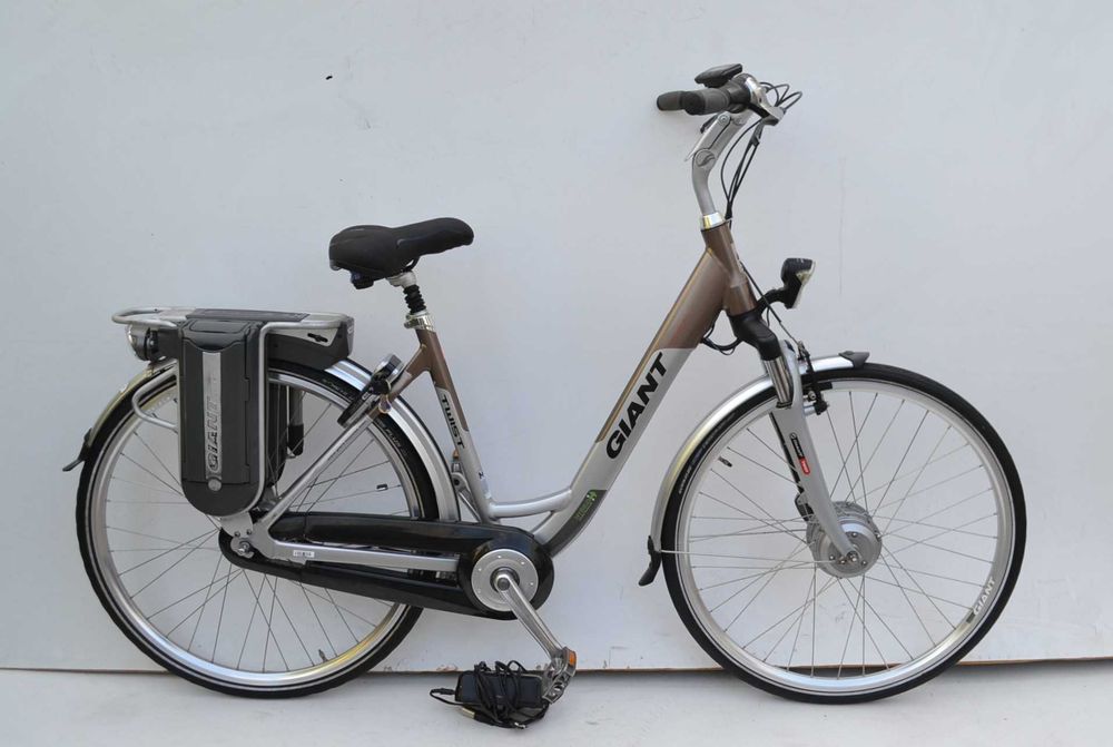 Giant Twist rower elektryczny ze wspomaganiem 2 baterie koła28 rozm. M