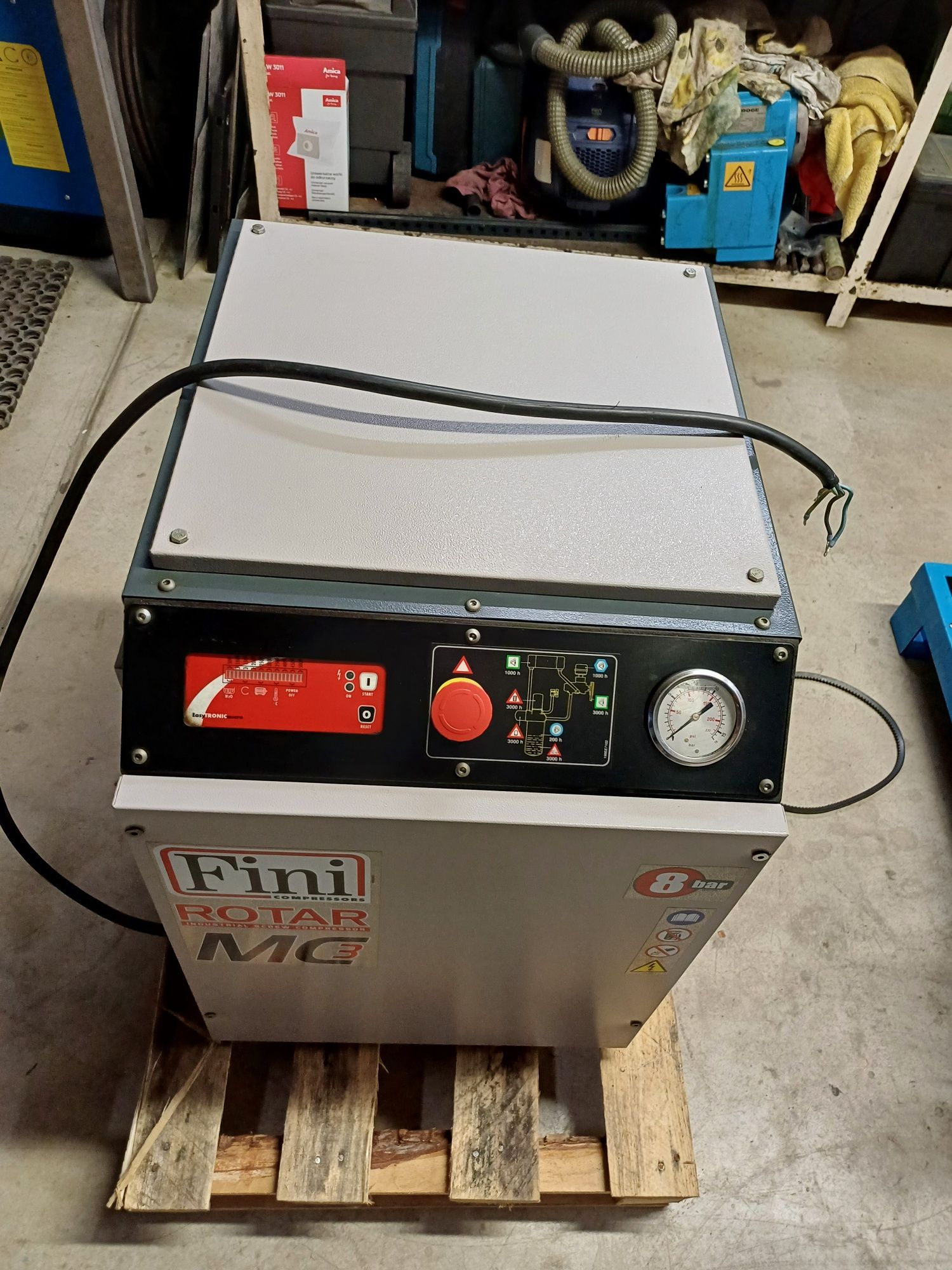 Kompresor śrubowy 2,2 kw l