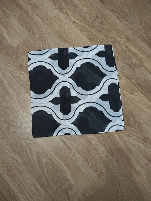 Poszewki na poduszki małe 2 sztuki