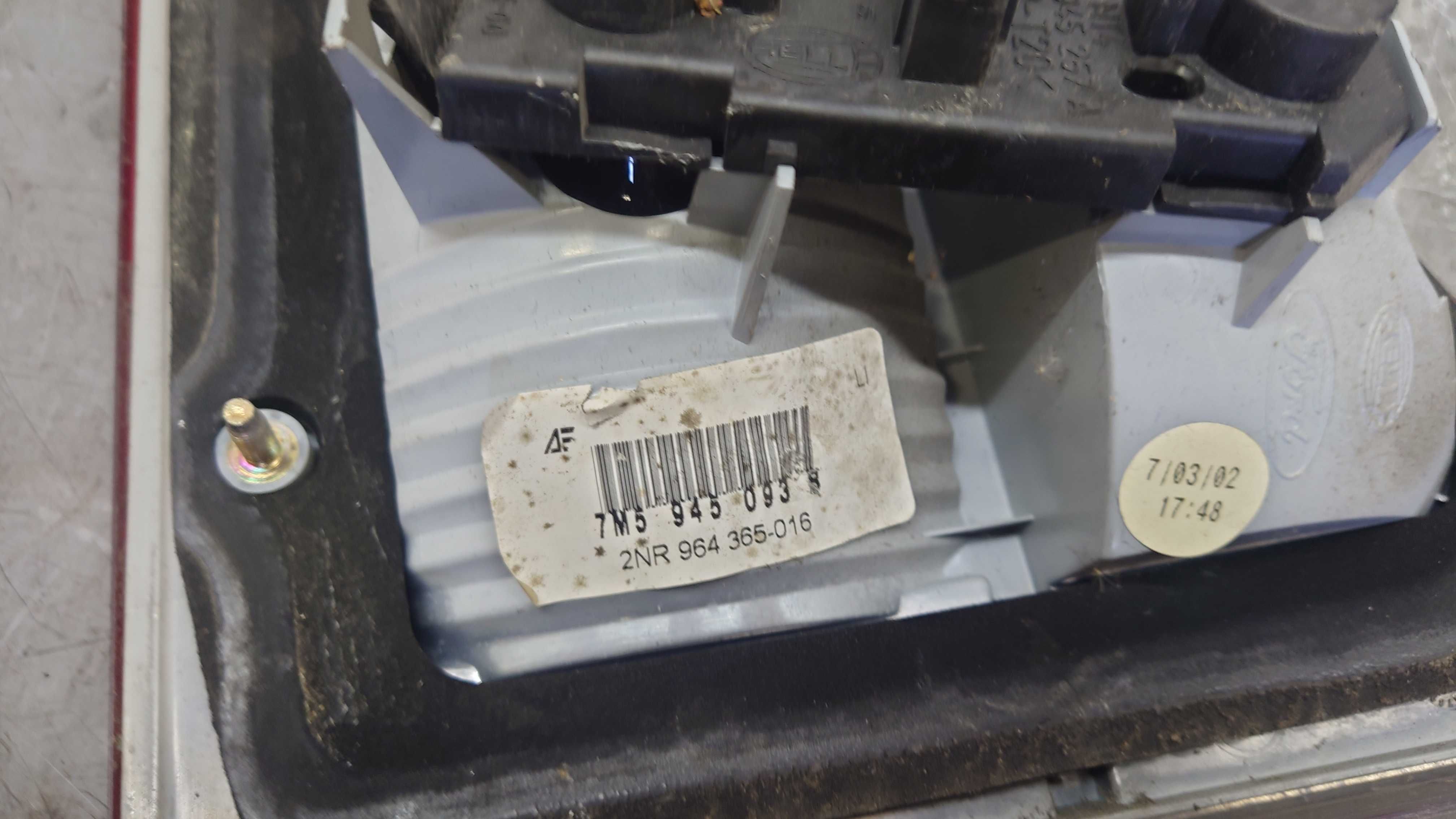 Ford Galaxy 2 II Lampa Lewy Tył Lewa Tylna W Klapę