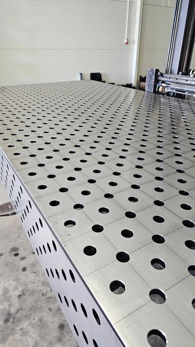 Stół spawalniczy ECOline+ 2400x1200 system 16/28 grubość 10mm
