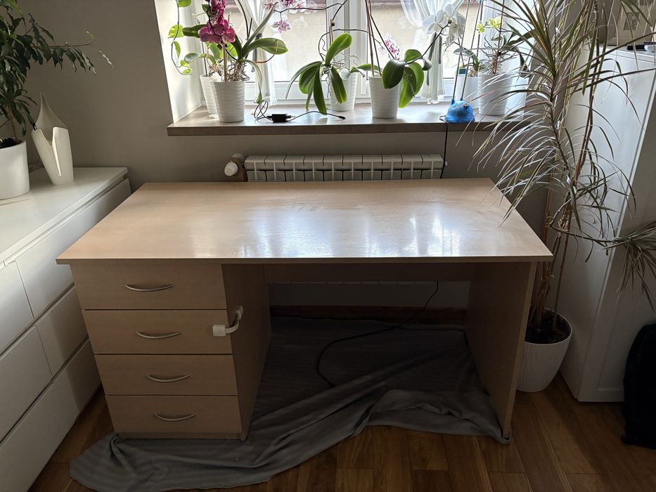 Solinde biurko z kontenerkiem 140x70