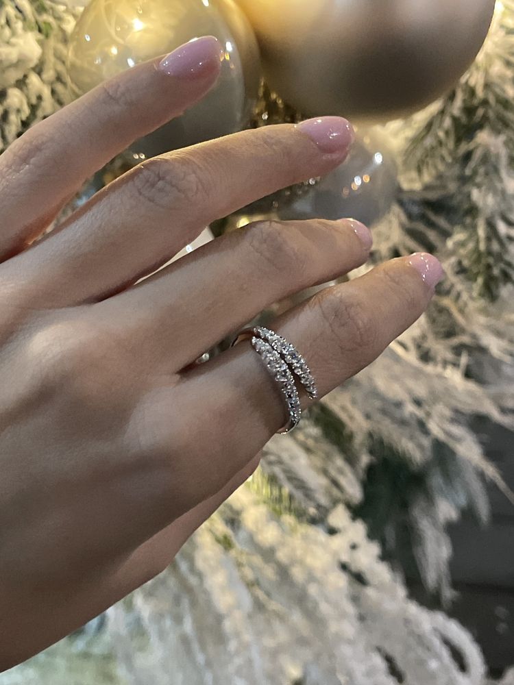 Потрясающей красоты кольцо с россыпью муассанитов серебро 925