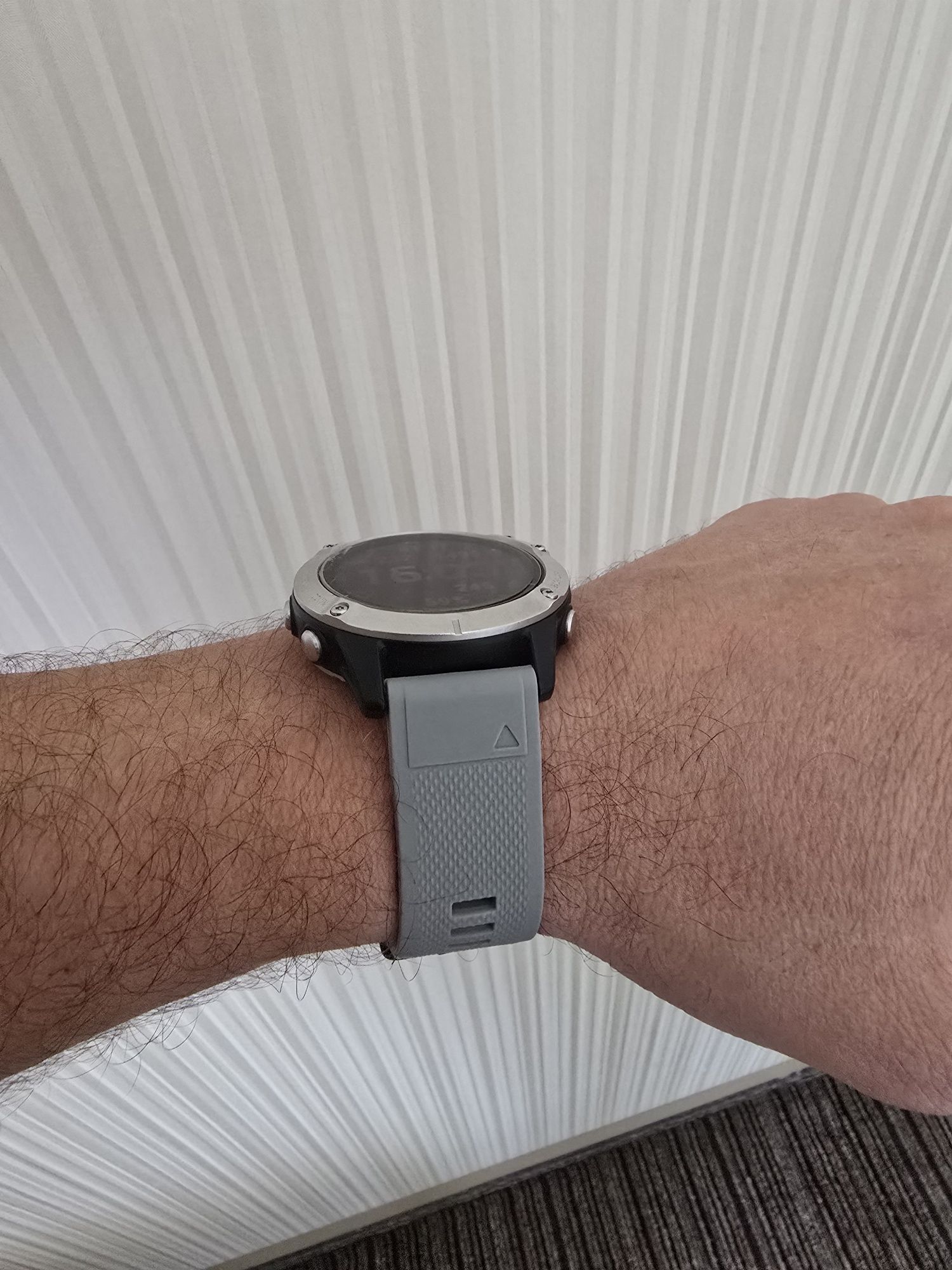 Продам Garmin Fenix 6