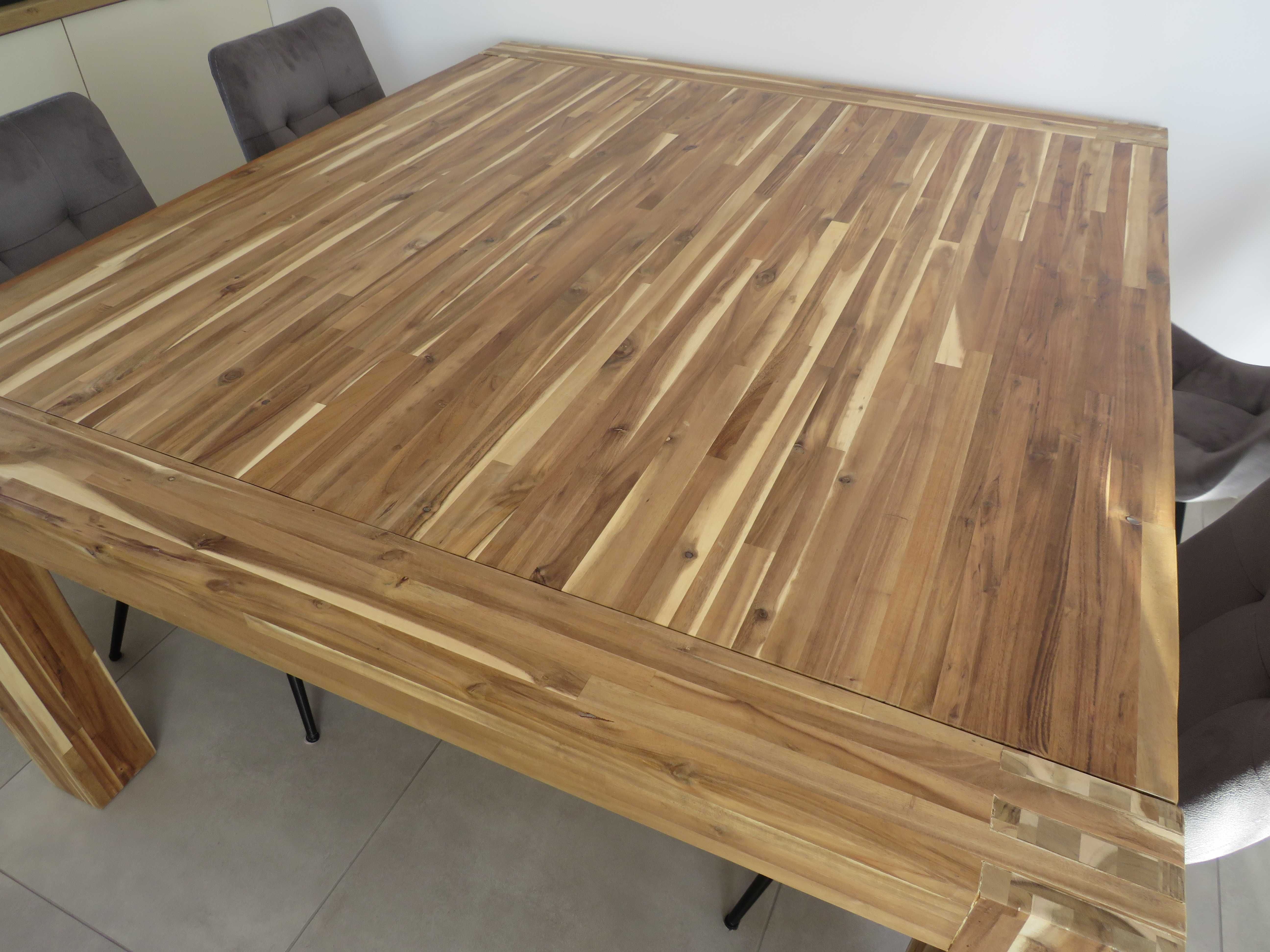Stół drewniany 160x140x77cm