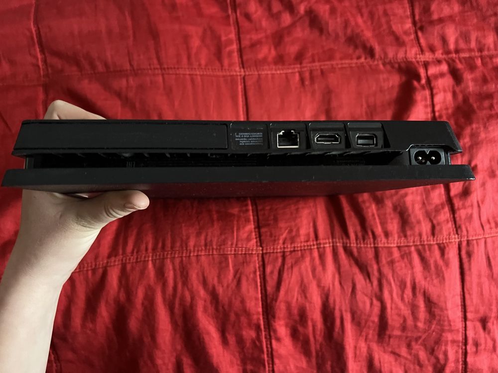 Продам ps 4 slim