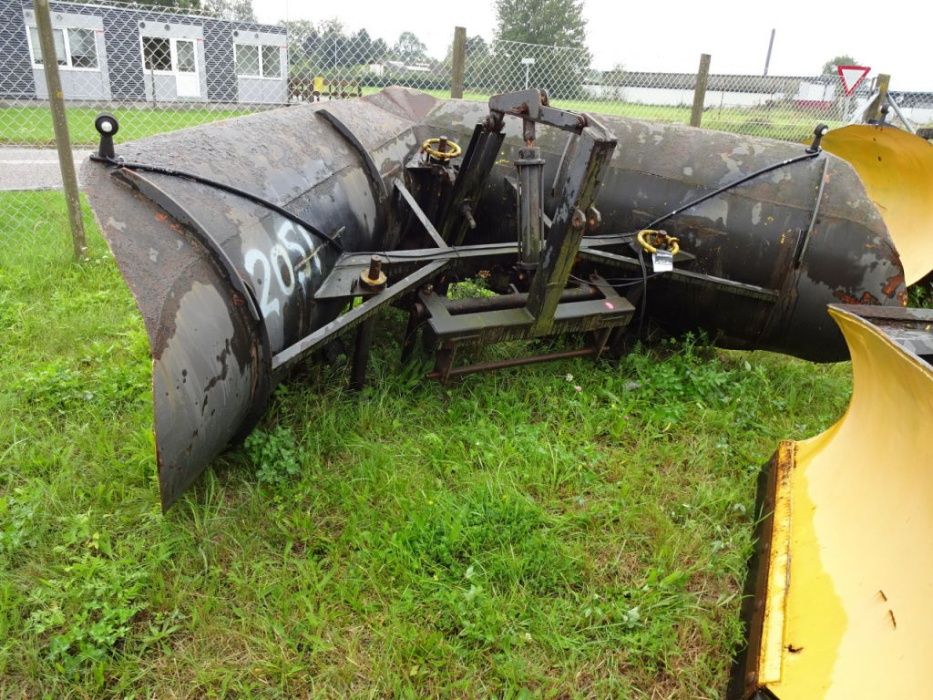 Pług do śniegu śnieżny odśnieżny strzałka Epoke strzałka Ursus Zetor